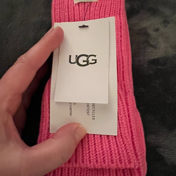 UGG Hot Pink Knit Pom Beanie with Matching Mittens, NWT. - Picture 12 of 16